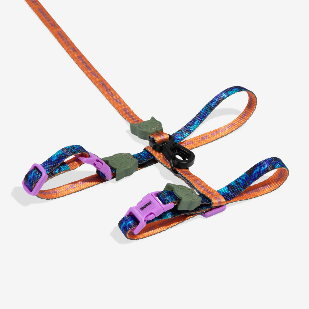 Set de Arnés y correa para gatos Trekk Reebok x Zee.Dog de ZEEDOG, suave, estampado