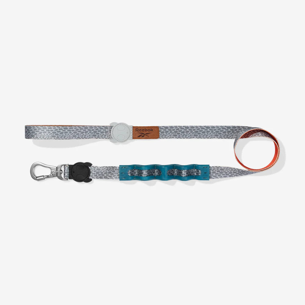 Correa Ruffleash - Antitirones para perros Suede Reebok x Zee.Dog de ZEEDOG, antitirones, suave