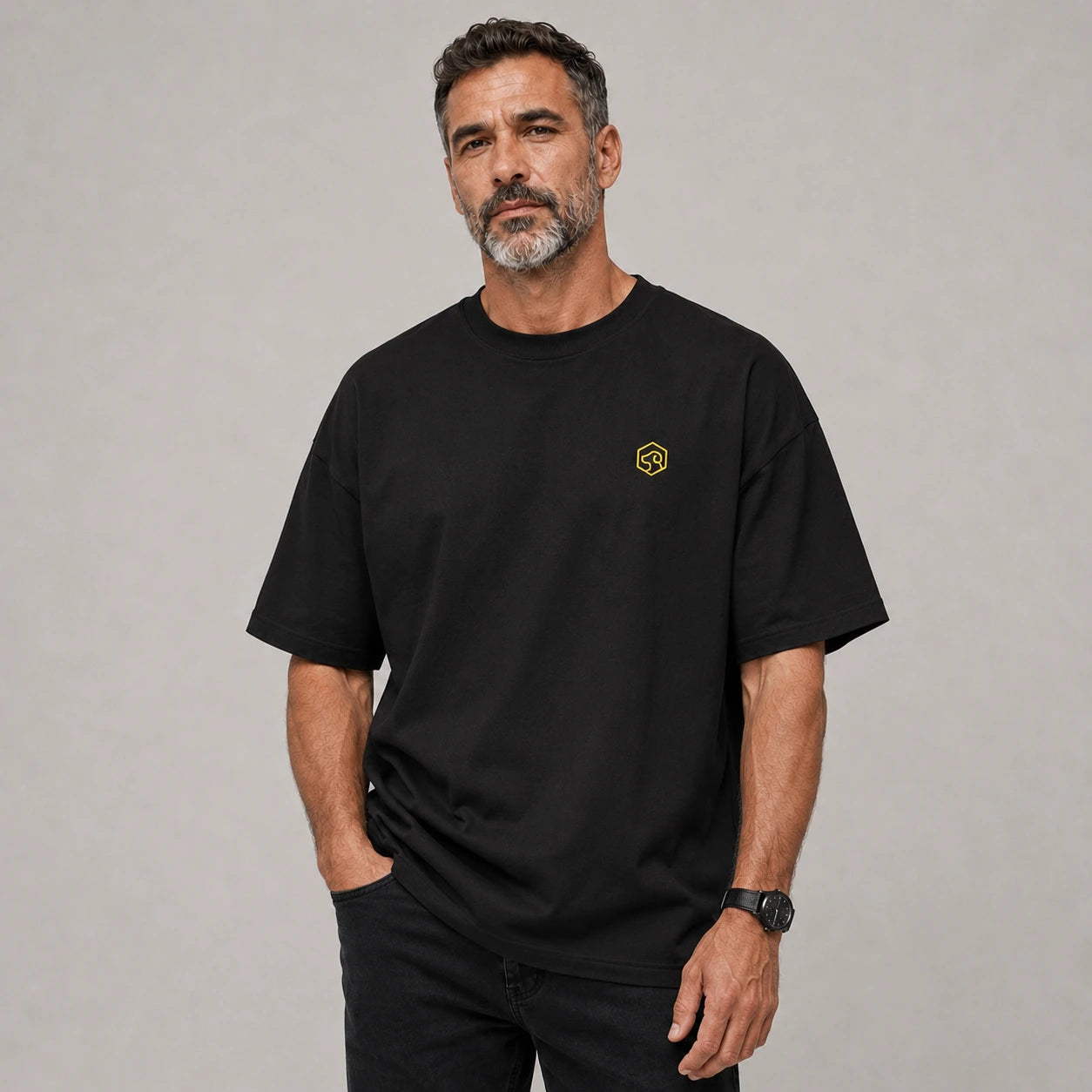 Camiseta básica negra premium bordado - Oversize de RazasLovers, Negra, Amarillo, transpirable, suave