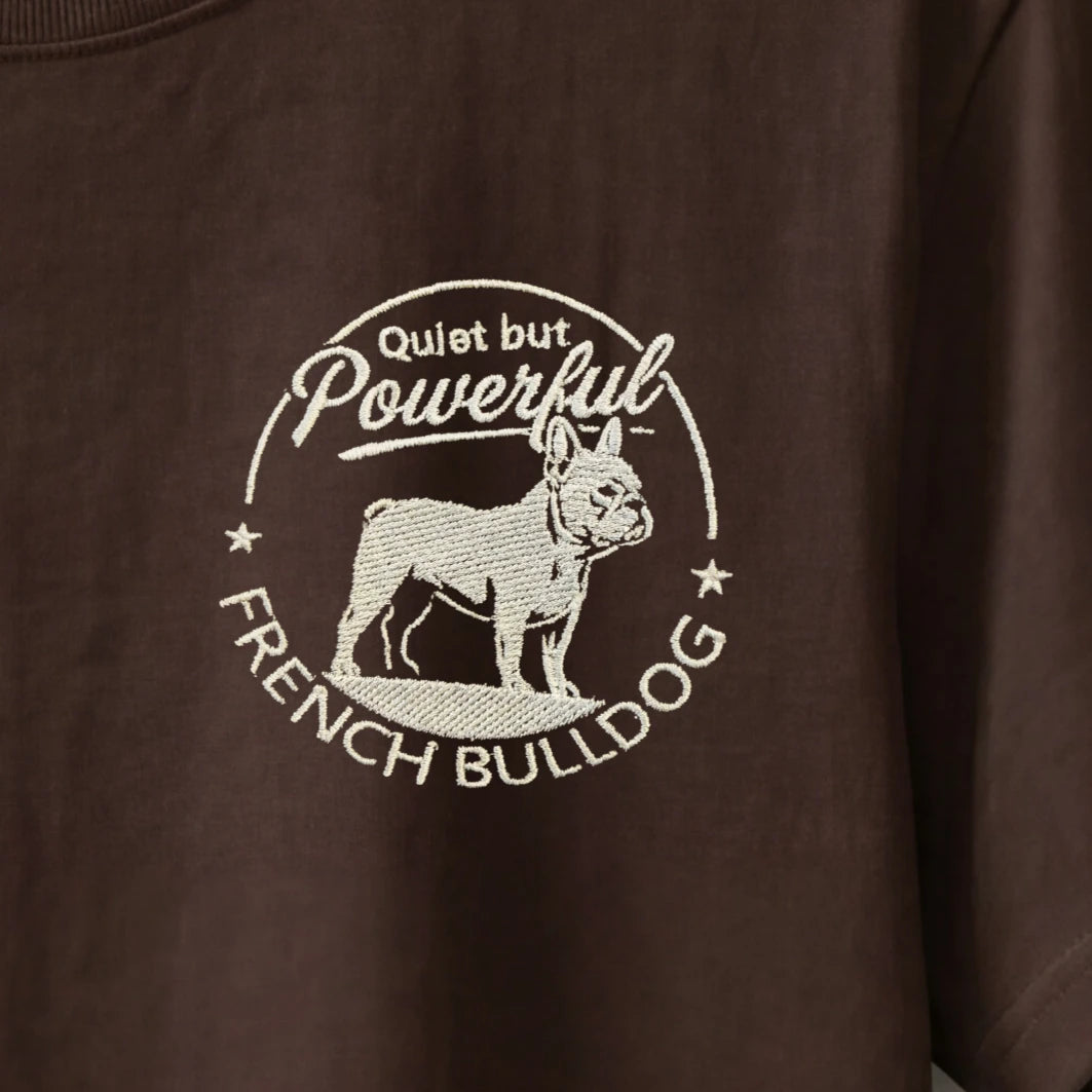 Camiseta Bordado Bulldog Francés - Regular Fit de RazasLovers, Negra, transpirable, suave, detalle